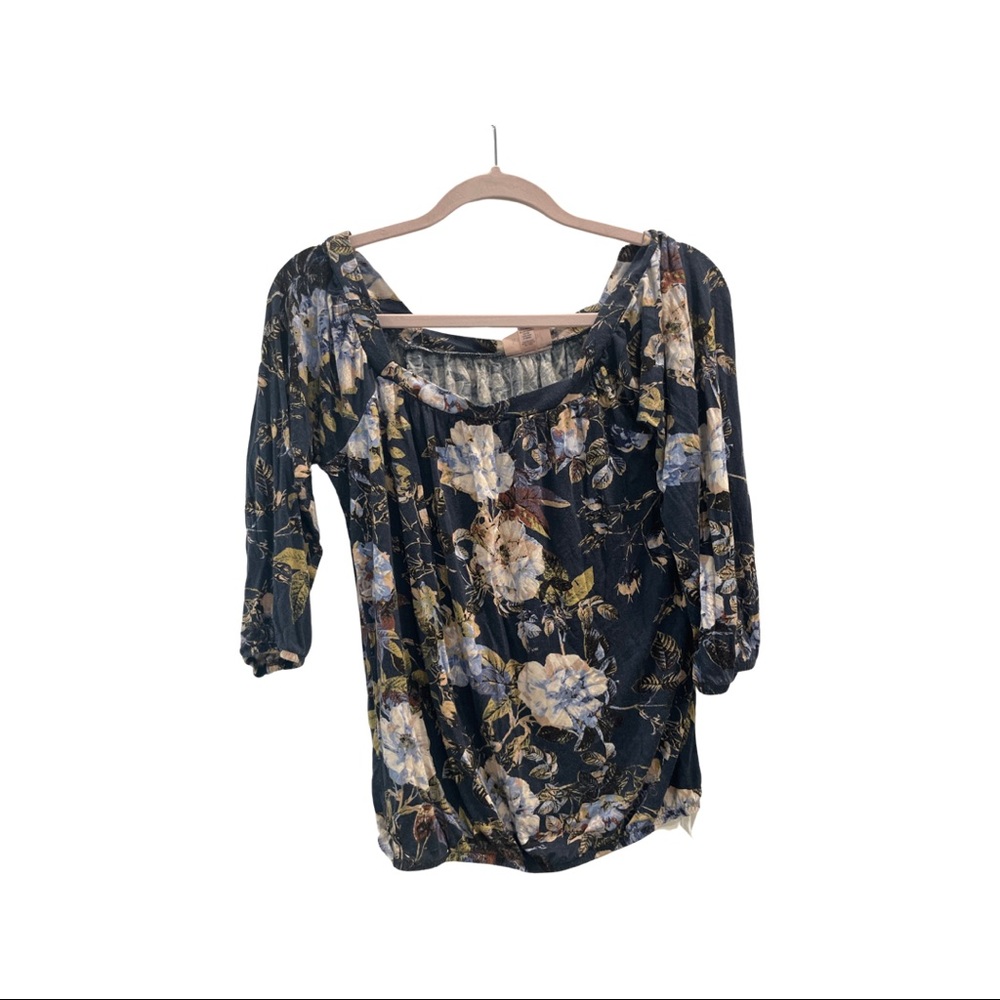 Buckle blouse blue top with flowers